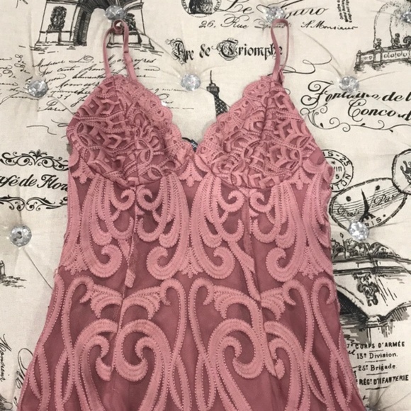 Bardot Gia Lace Pencil Dress - Picture 3 of 7